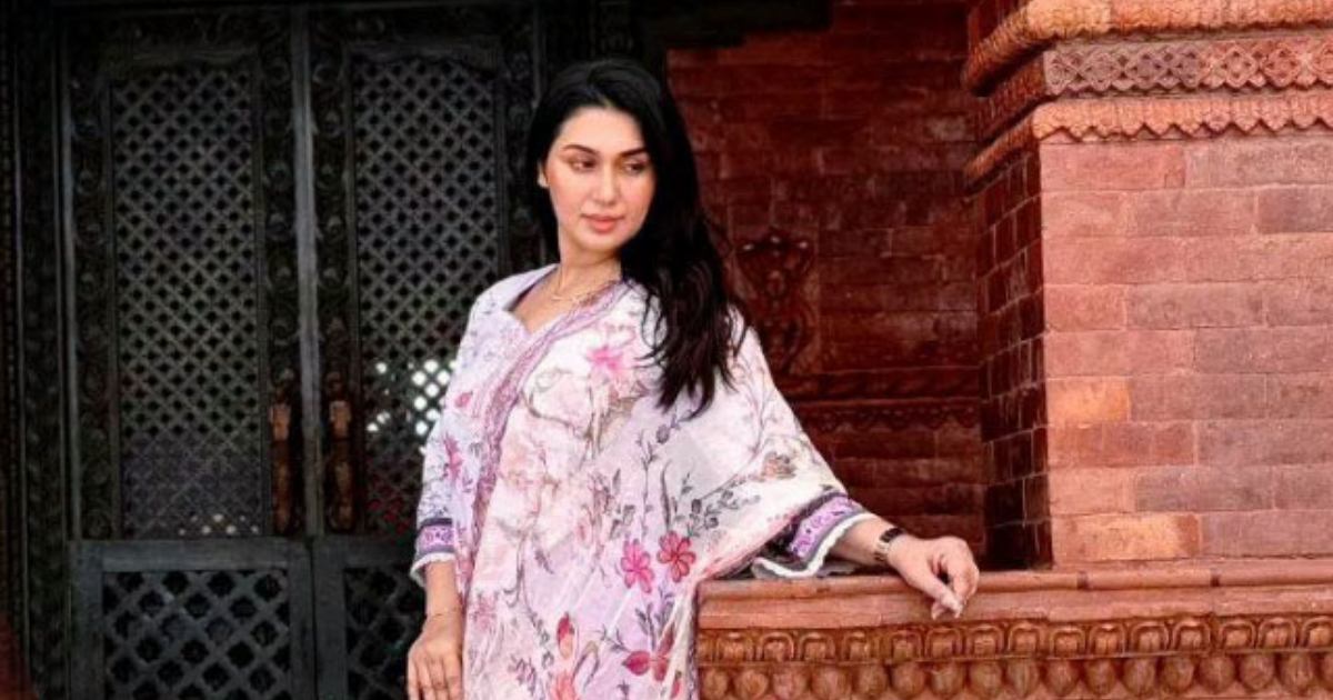 নেপালের কেবল কারে চড়ে ভয়ংকর অভিজ্ঞতার মুখোমুখি অপু বিশ্বাস