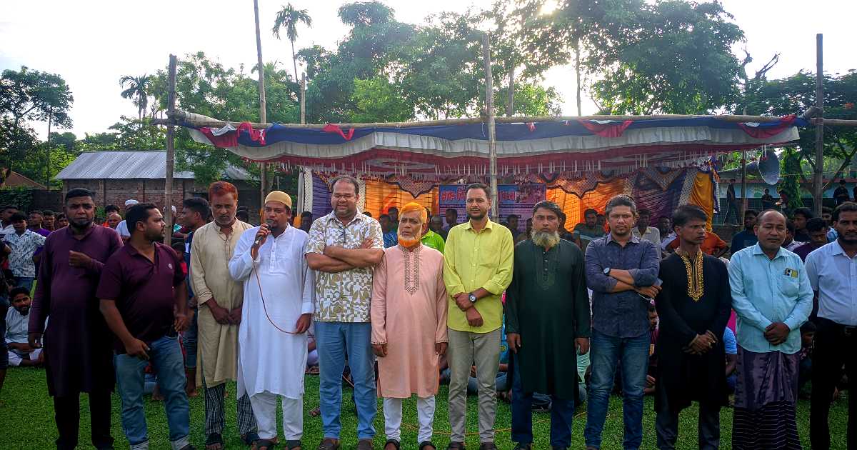 বীরগঞ্জে উৎসবমুখর পরিবেশে ঐতিহ্যবাহী পাতাখেলা অনুষ্ঠিত