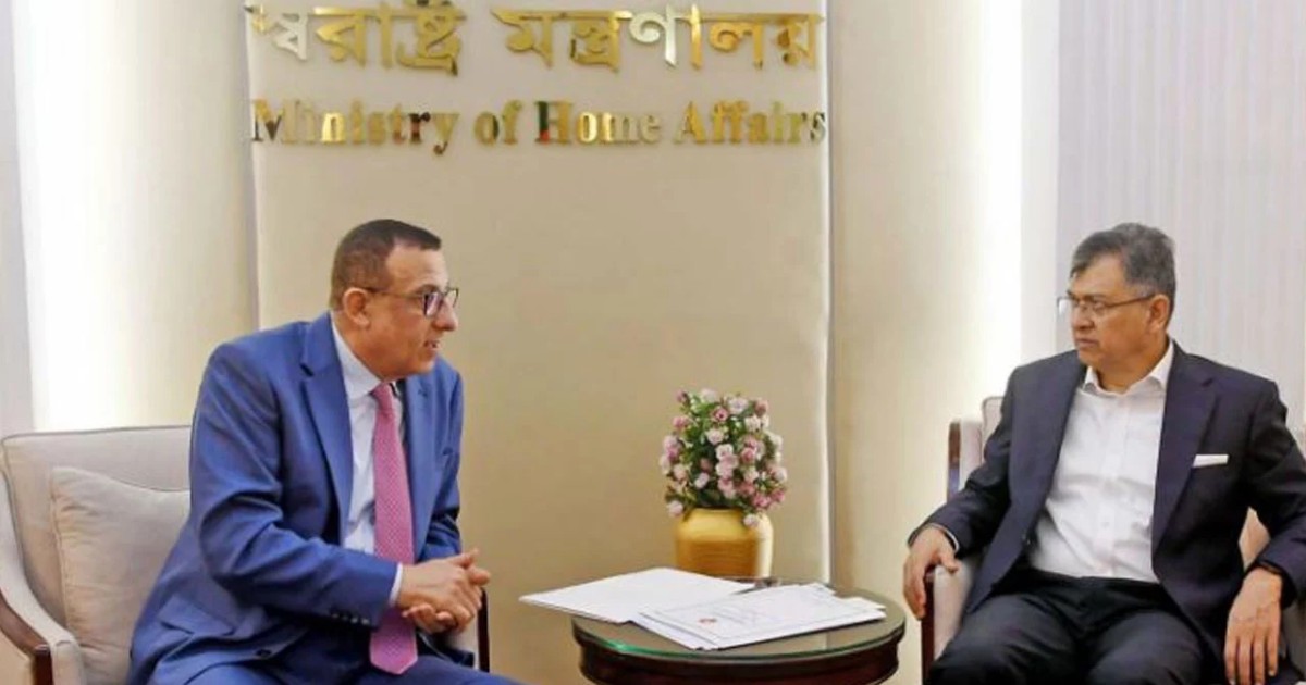 স্বরাষ্ট্রমন্ত্রীর সঙ্গে ফিলিস্তিনের রাষ্ট্রদূতের সৌজন্য সাক্ষাৎ