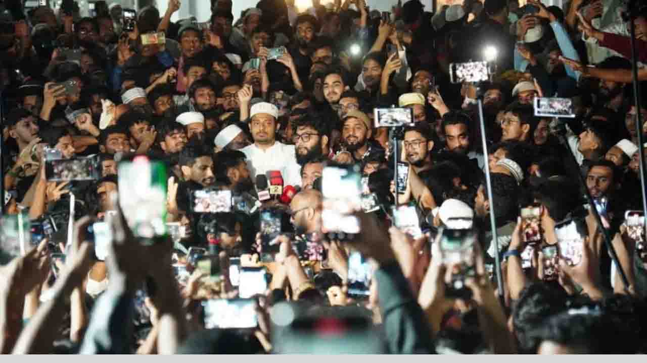 সিলেটে নাসির পাটওয়ারীর সামনে হাদি হত্যার বিচারে স্লোগান