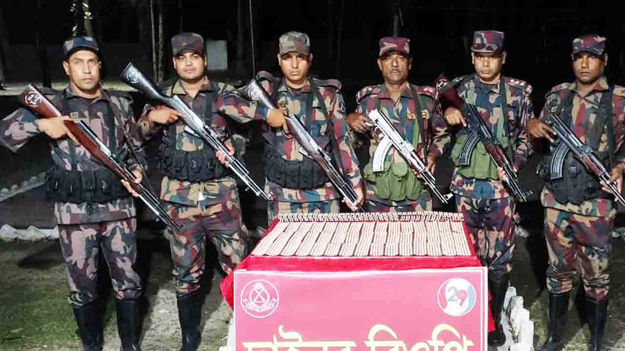 ফুলবাড়ীতে ২৯ বিজিবির অভিযান বিপুল মাদক জব্দ