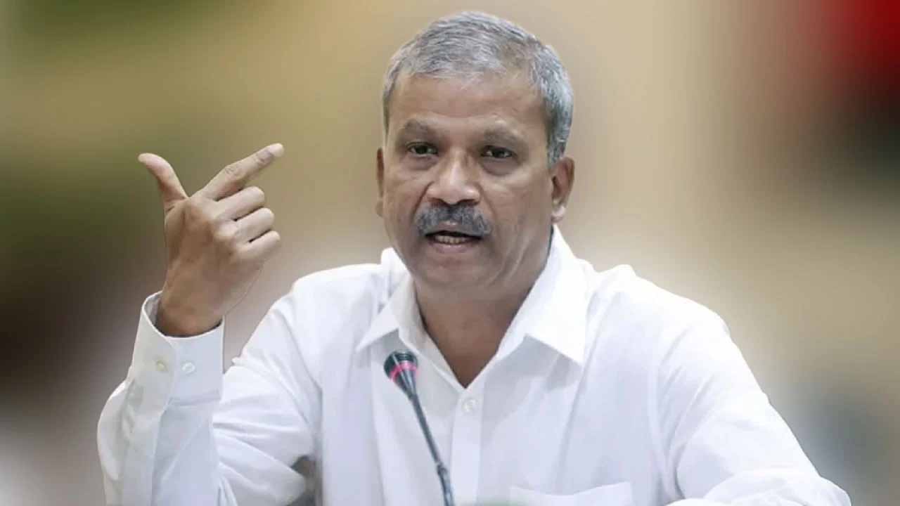১৬ মাসে সবচেয়ে বেশি সাইবার বুলিংয়ের শিকার আমি: আসিফ নজরুল
