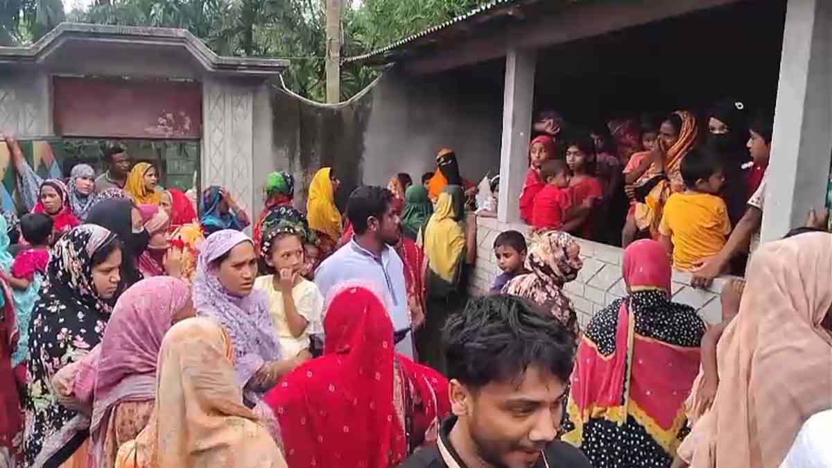 নীলফামারীতে গৃহবধূর ঝুলন্ত মরদেহ উদ্ধার শ্বশুরবাড়ির সবাই পলাতক