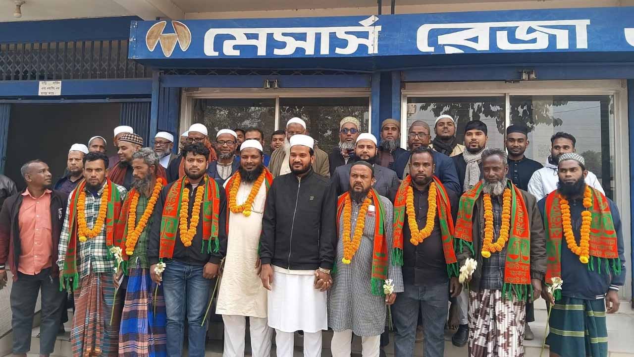 বীরগঞ্জে ইসলামি আন্দোলন ছেড়ে জামায়াতে যোগ দিলেন ৮ নেতা