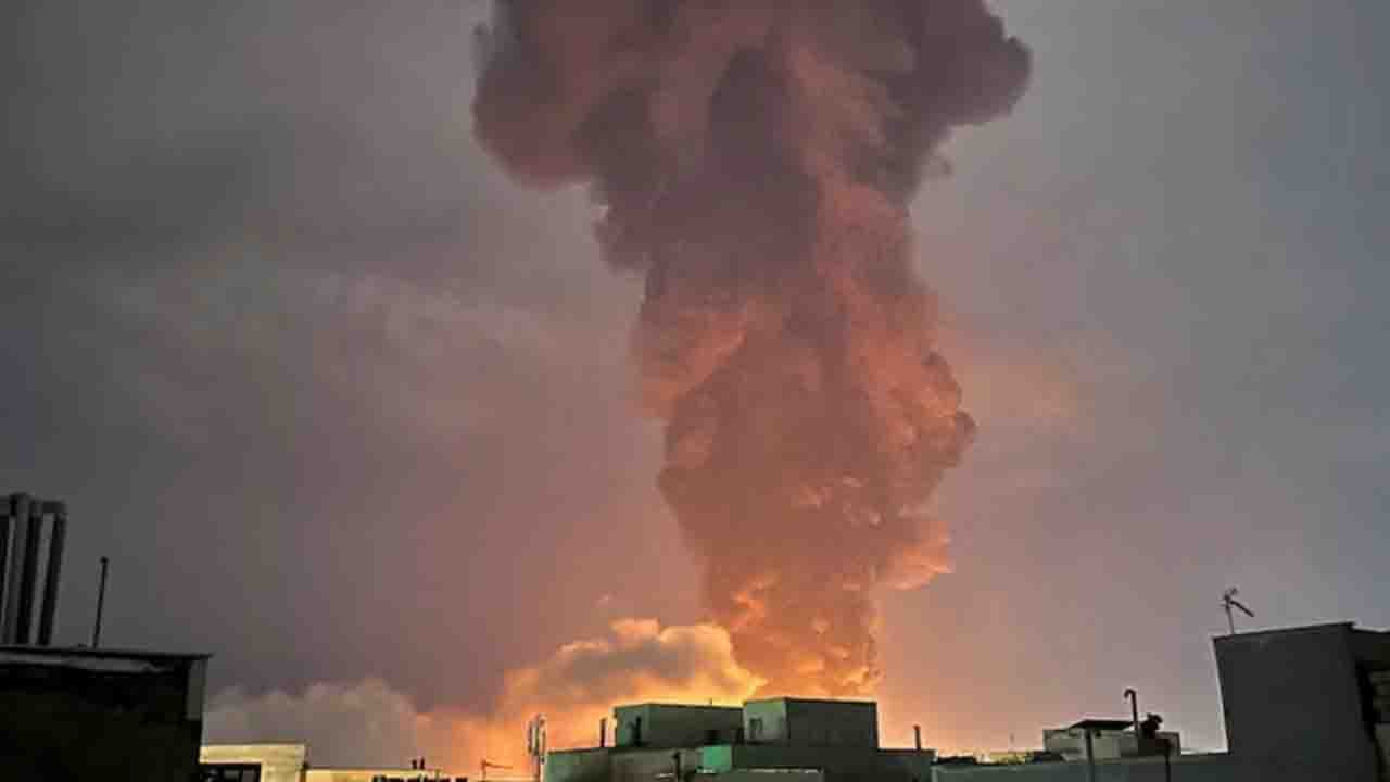ইরানের তেল শোধনাগারে ইসরায়েলি বাহিনীর সরাসরি হামলা