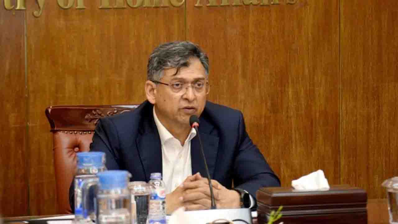 আগে সংসদে আসেন, তারপর গণভোটের বিষয়ে সিদ্ধান্ত:স্বরাষ্ট্রমন্ত্রী
