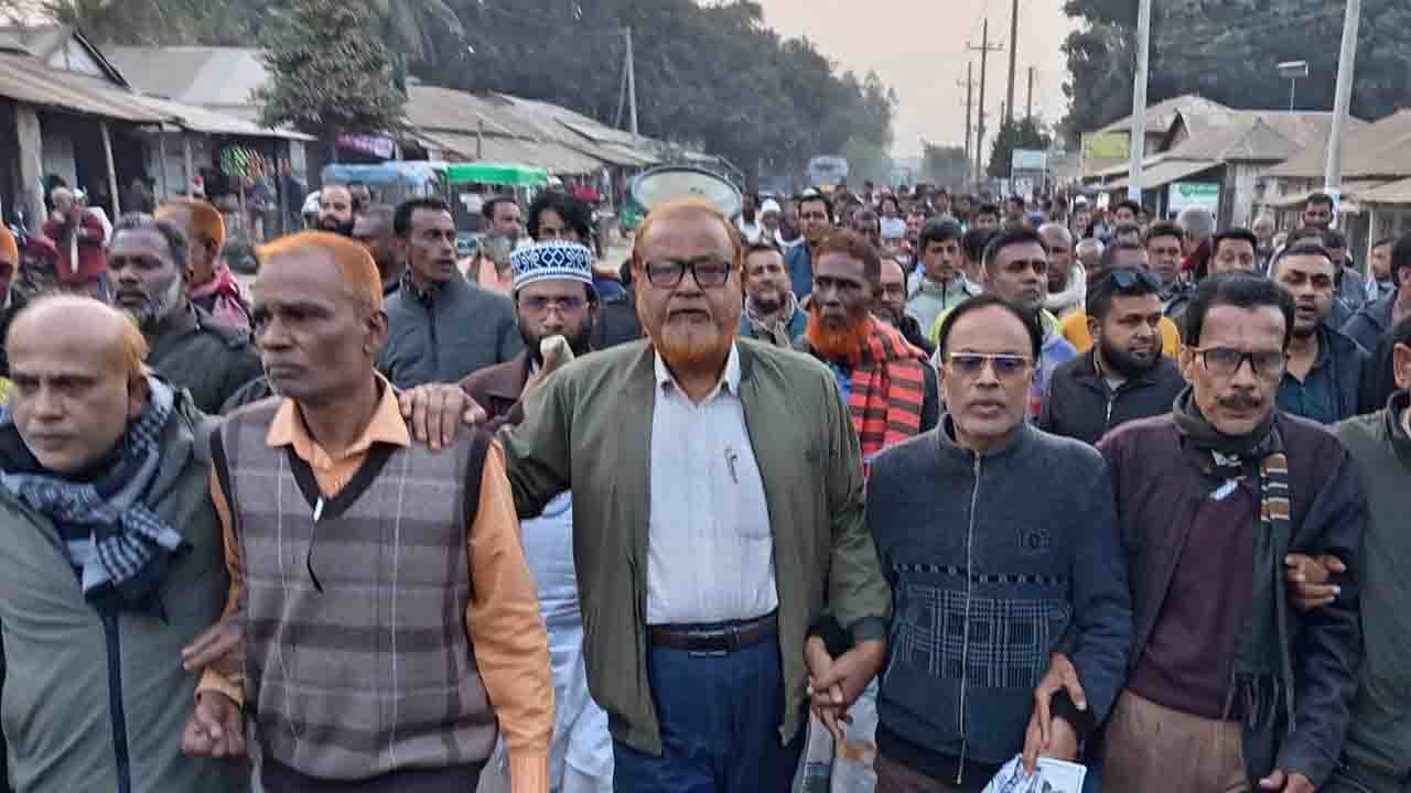 ঘোড়াঘাটে ধানের শীষের পক্ষে গণসংযোগ ও মিছিল