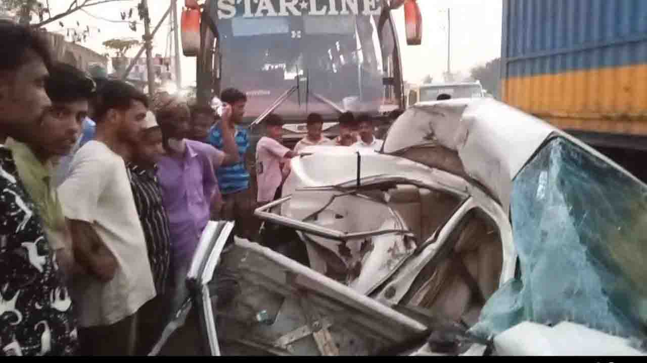 কুমিল্লায় বাস-প্রাইভেটকার সংঘর্ষে নিহত ১, আহত ৪