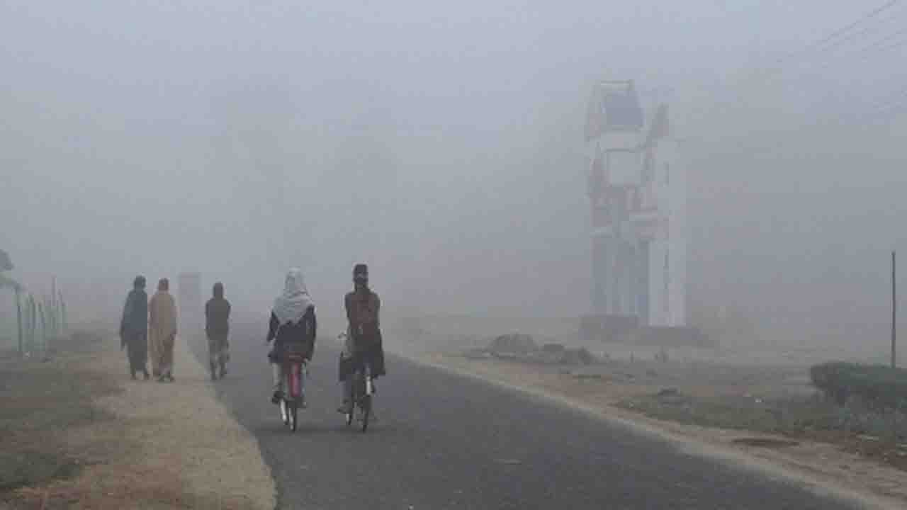 কনকনে শীতে কাঁপছে তেঁতুলিয়া