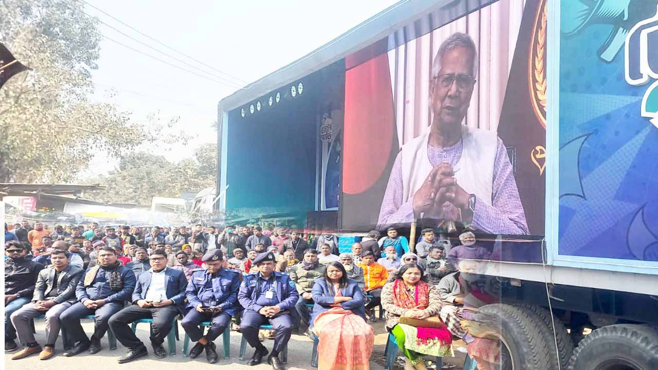ত্রয়োদশ জাতীয় নির্বাচন ও গণভোট বার্তা সামনে রেখে বীরগঞ্জে ভোটের গাড়ি