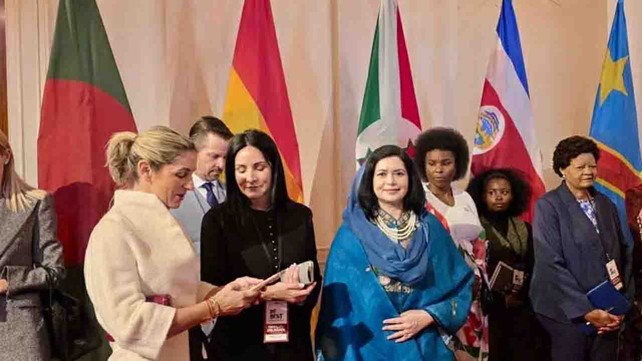 ওয়াশিংটনে মেলানিয়া ট্রাম্পের সঙ্গে ডা. জুবাইদা রহমানের সাক্ষাৎ
