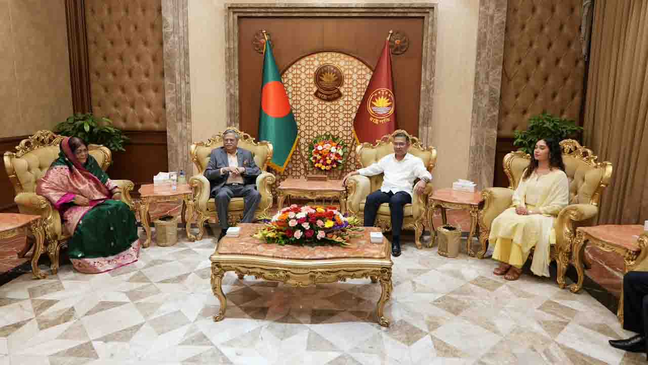 বঙ্গভবনে রাষ্ট্রপতির সঙ্গে প্রধানমন্ত্রী তারেক রহমানের সাক্ষাৎ