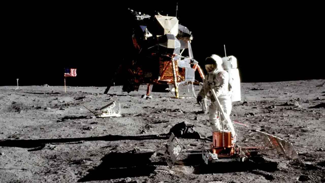 ৫ দশক পর কেন চন্দ্রাভিযানে নামল নাসা? জানুন বিস্তারিত