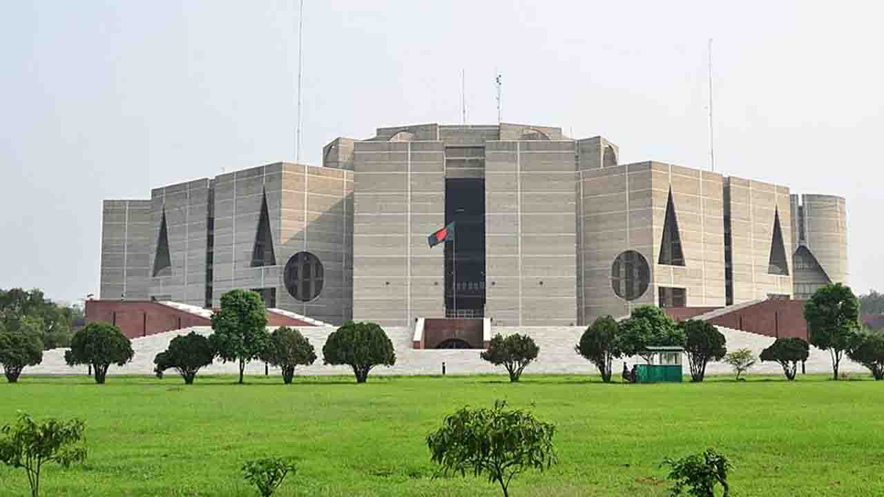 বিএনপির সংসদীয় দলের বৈঠক চলছে