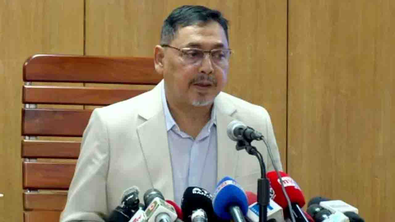 দেশে এক মাসের জ্বালানি তেল মজুত আছে: মন্ত্রিপরিষদ সচিব