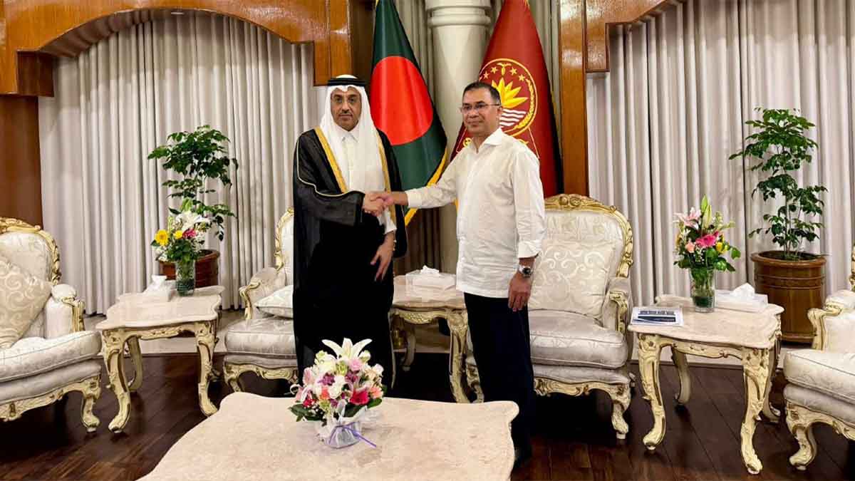 প্রধানমন্ত্রীর সঙ্গে কাতারের শ্রমমন্ত্রীর বৈঠক