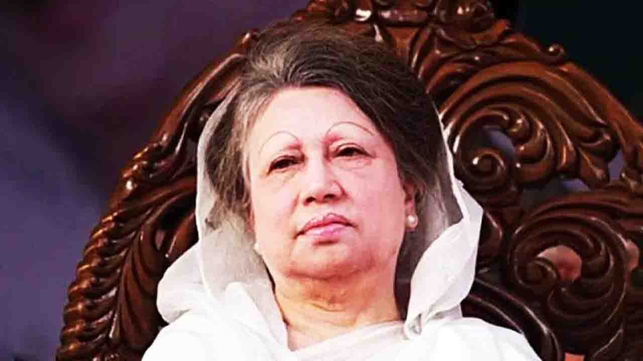ধানমন্ডিতে খালেদা জিয়ার সুস্থতা কামনায় দোয়া
