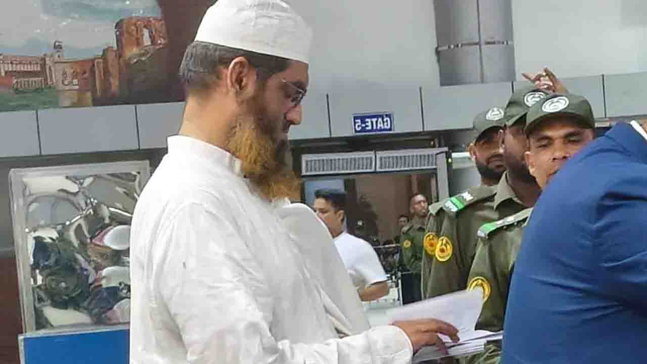 পবিত্র ওমরাহ পালনে সৌদি আরব গেলেন মামুনুল হক
