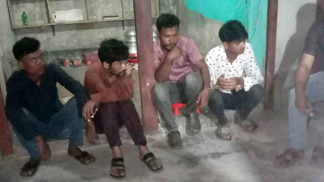 বীরগঞ্জে মাদক সেবনের দায়ে ৪ যুবকের কারাদণ্ড