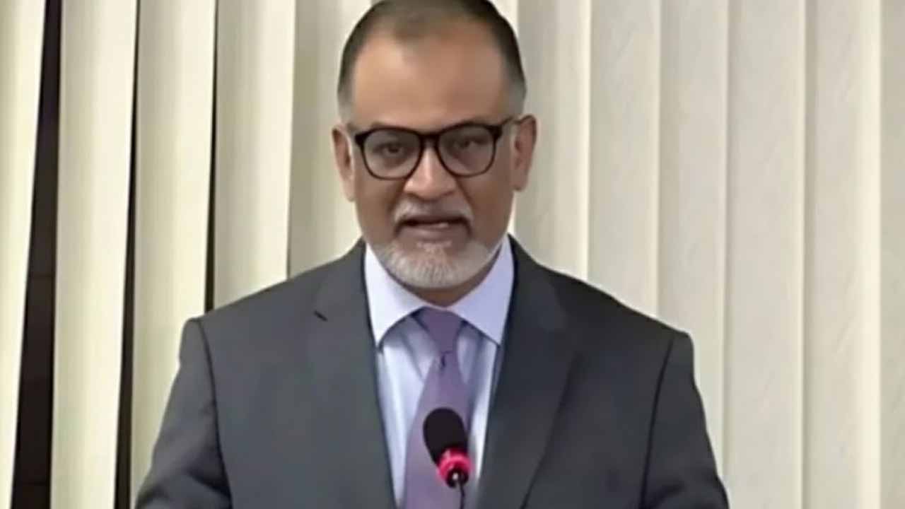 সরকার যাত্রীদের কাছে যৌক্তিক মুল্যে টিকেট পৌছে দিতে অঙ্গীকারবদ্ধ