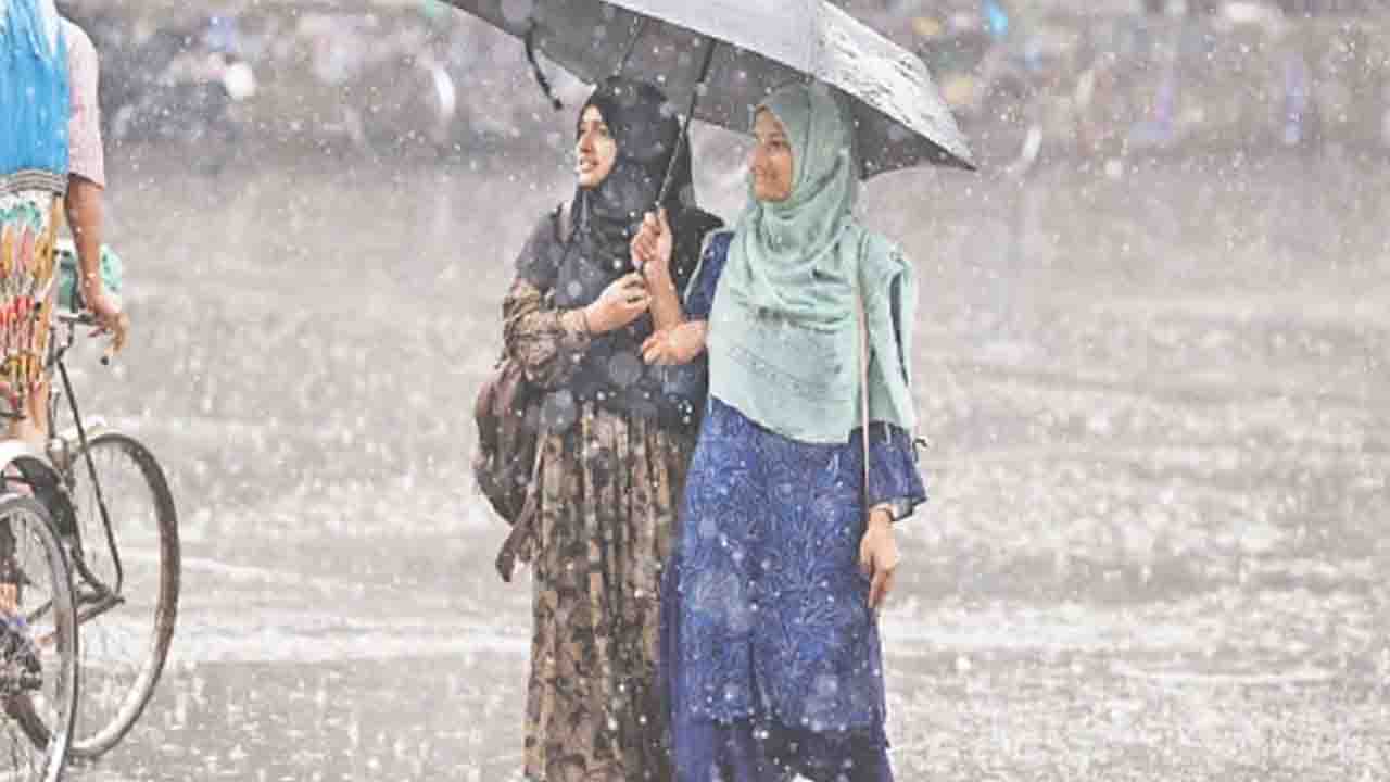 রাজধানীতে আজও বজ্রসহ বৃষ্টির পূর্বাভাস দিল আবহাওয়া অফিস
