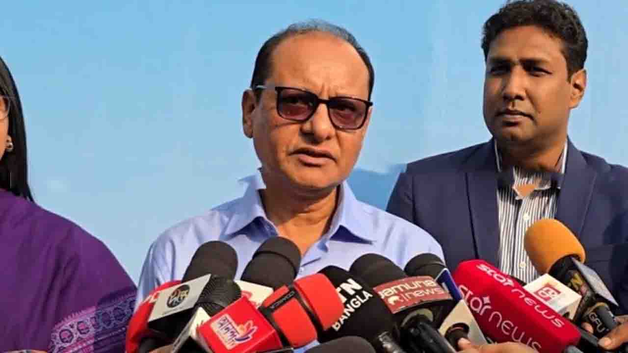 শিক্ষার্থীরা জানুয়ারির শুরুতেই সব বই হাতে পাবে: গণশিক্ষা উপদেষ্টা
