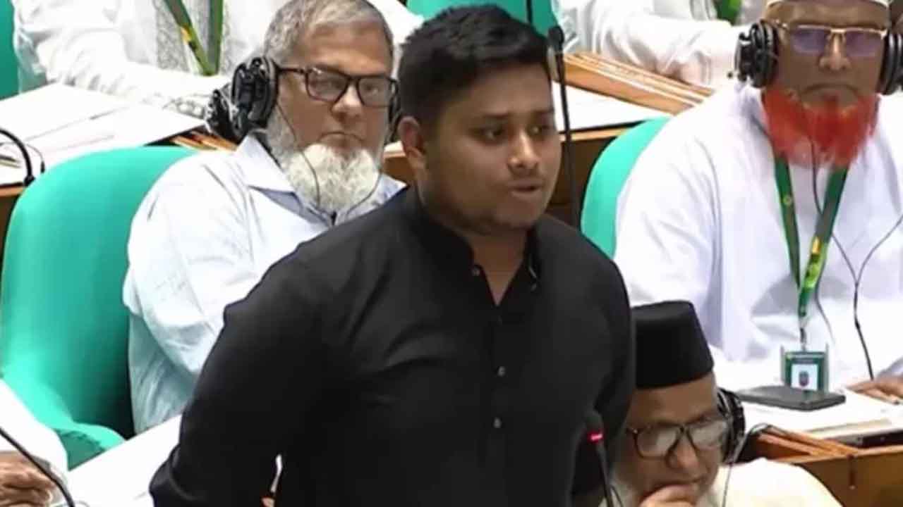 সংবিধান মানলে সেদিন খালেদা জিয়া মুক্তি পেতেন না: হাসনাত