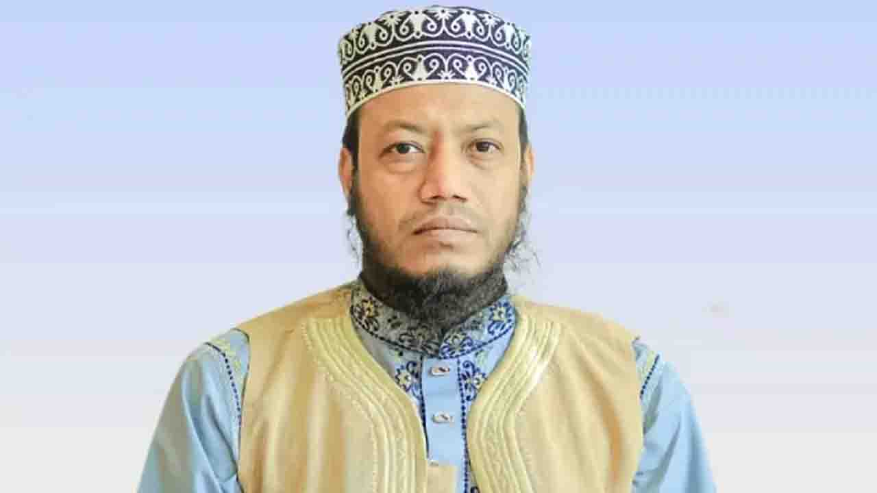 কেউ একজন আমার মাকে অপমান করেছে,বড্ড কষ্ট হচ্ছে: আমির হামজা