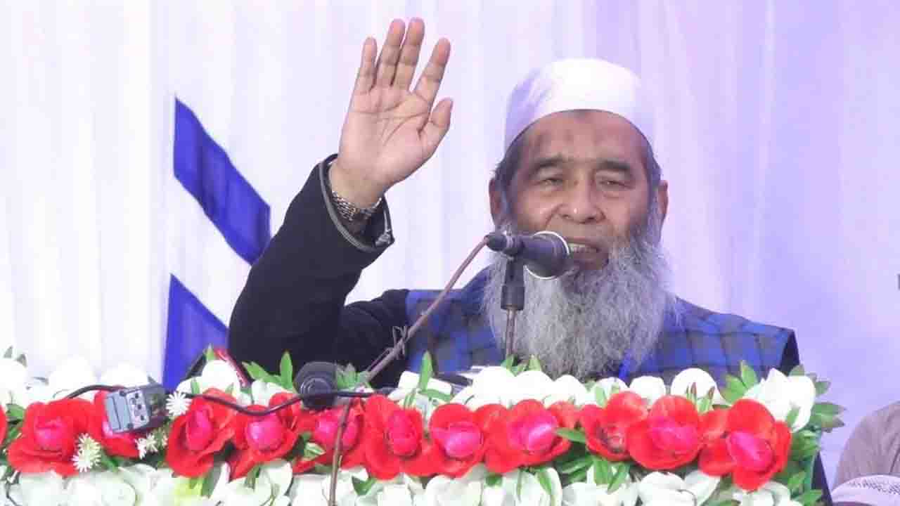 গণভোট মেনে নেওয়ার দাবি জানালেন অধ্যাপক মুজিবুর রহমান