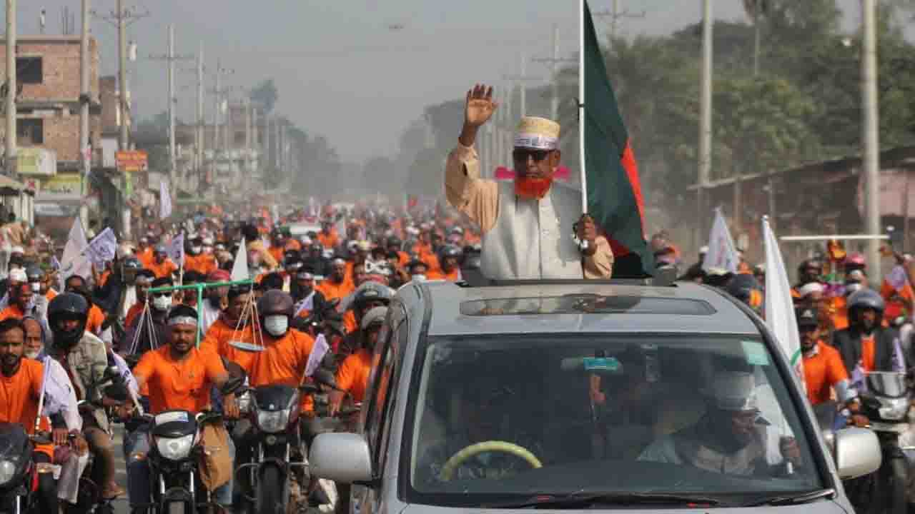 নওগাঁ-২ আসনে জামায়াত প্রার্থীর বিশাল শোডাউন