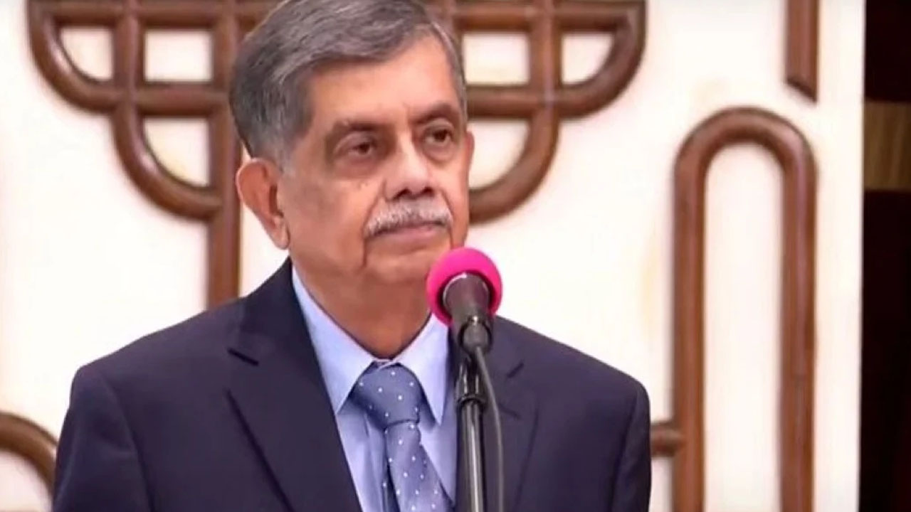 হাদির শোকের সুযোগে নৈরাজ্যের অপচেষ্টায় উগ্র গোষ্ঠী: শিক্ষা উপদেষ্টা
