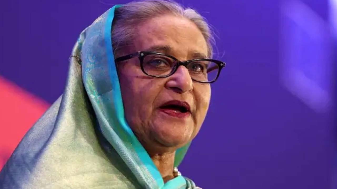 অবৈধ’ ঘোষণা করে হাসিনার সদস্যপদ বাতিল করল ডাকসু