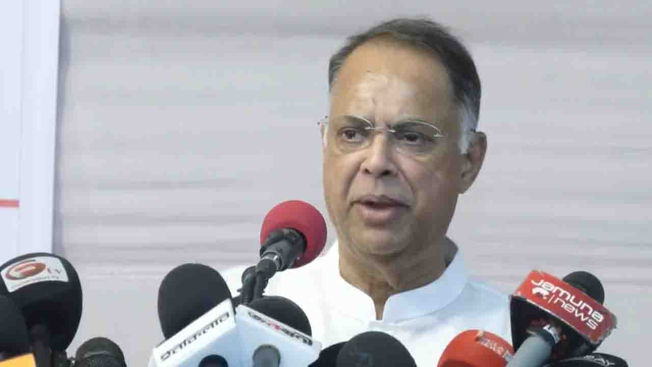 দেশে জ্বালানির মজুত বাড়ছে, তবুও চলবে রেশনিং