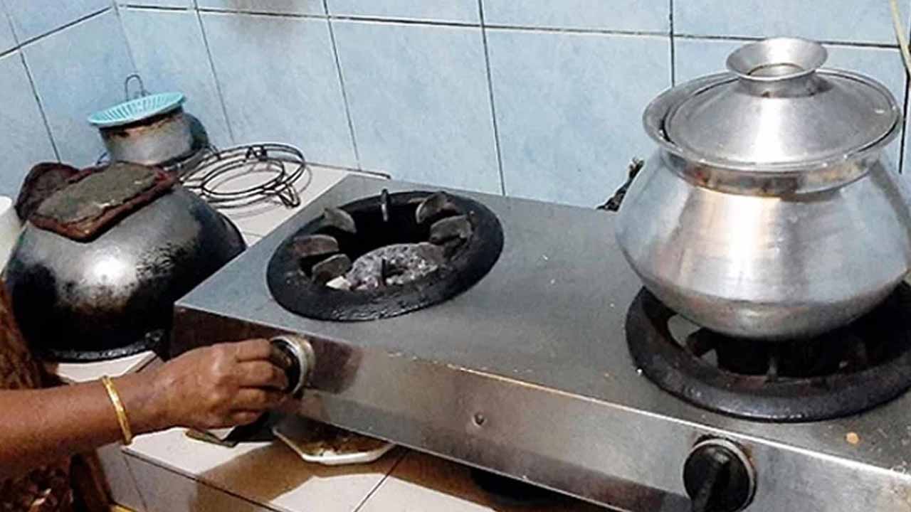 ঢাকা জুড়ে তীব্র গ্যাস সংকট: চুলা জ্বলছে না অধিকাংশ এলাকায়