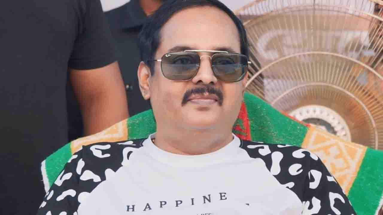 শিল্পীদের বিরুদ্ধে মামলা: ডিপজলের প্রতিবাদ