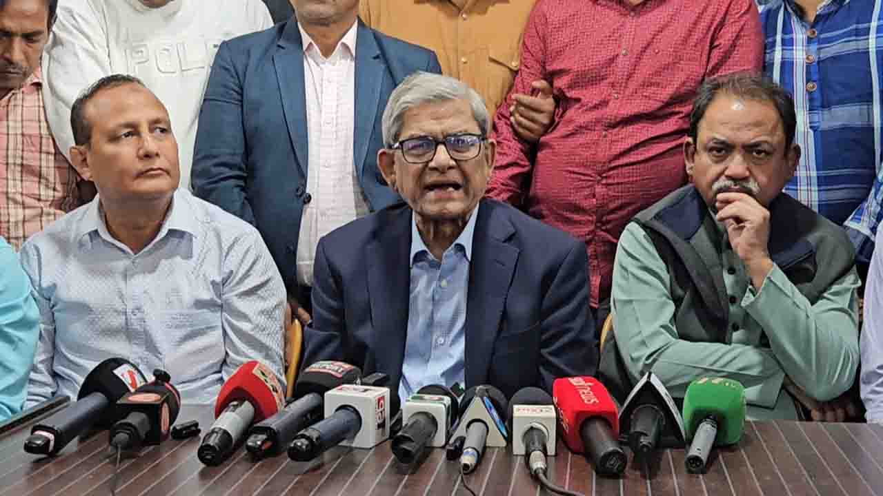 ঠাকুরগাঁও-১ আসনে মির্জা ফখরুলের পক্ষে মনোনয়নপত্র সংগ্রহ