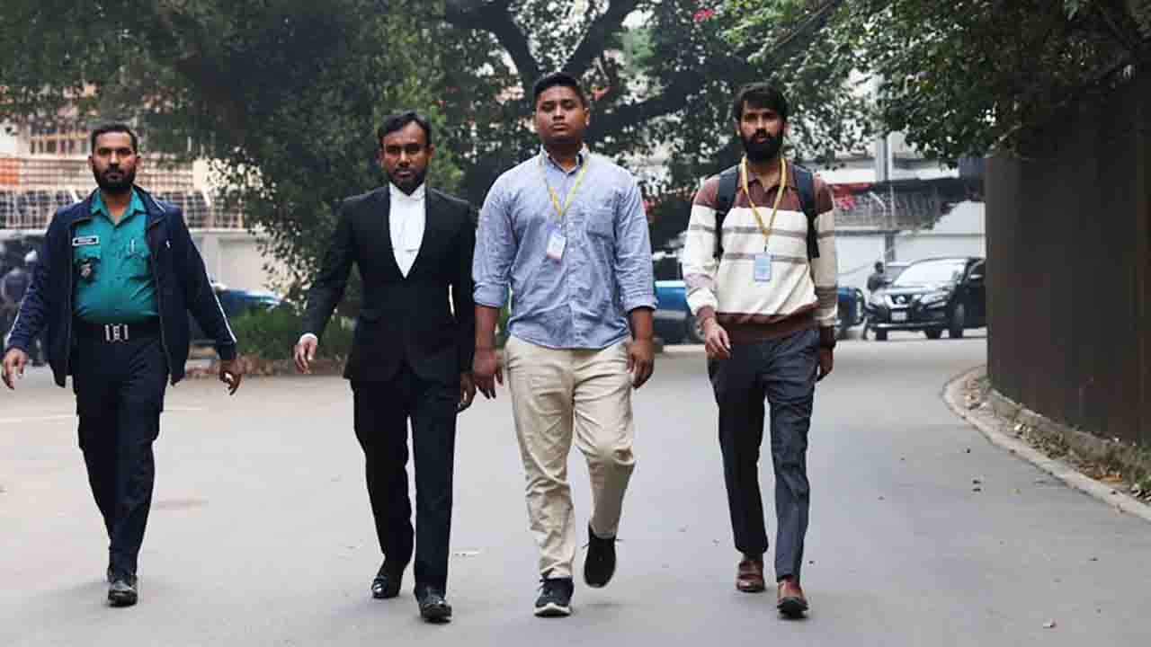 আবু সাঈদ হত্যা: ট্রাইব্যুনালে সাক্ষ্য দিতে হাসনাত আবদুল্লাহ উপস্থিত