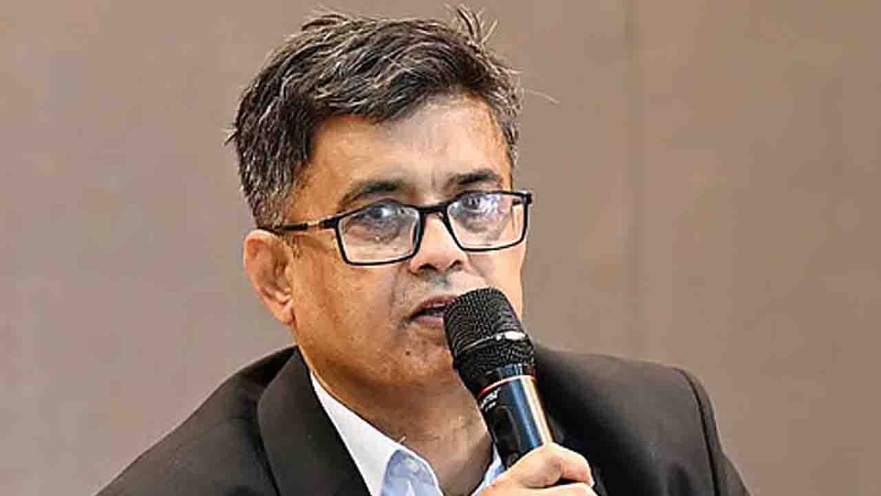 দুদক কর্মকর্তাদের সম্পদের হিসাব দেয়া বাধ্যতামূলক