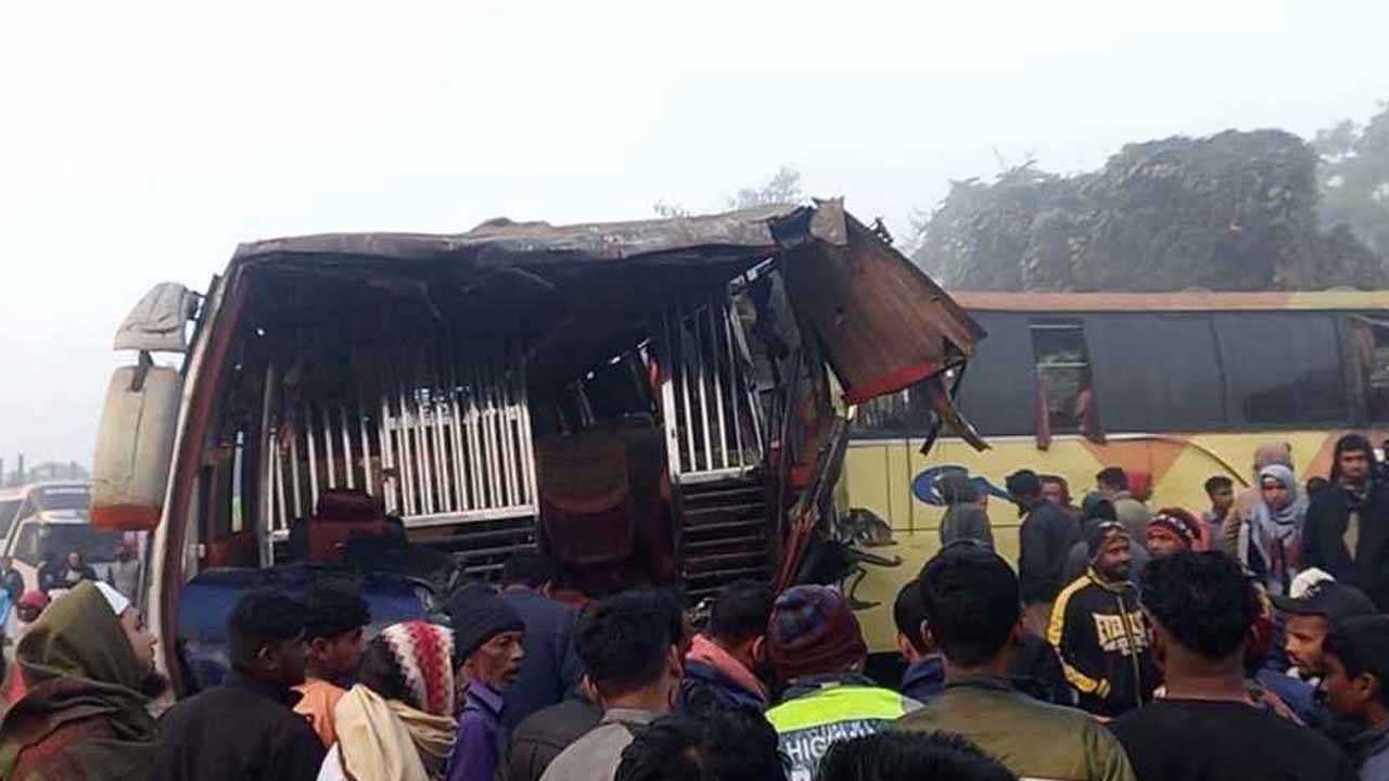 সিলেটে তিন বাসের মুখোমুখি সংঘর্ষে নিহত ২