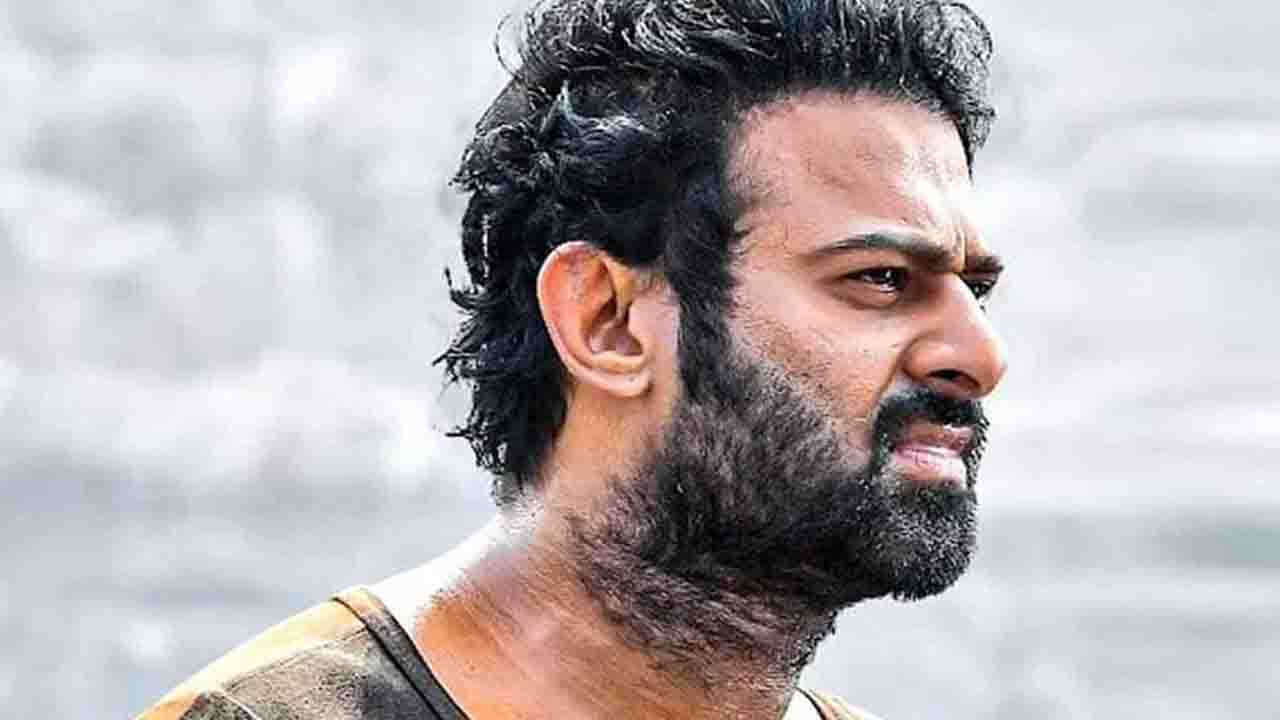 জনপ্রিয়তার শীর্ষে ‘বাহুবলি’র নায়ক প্রভাস