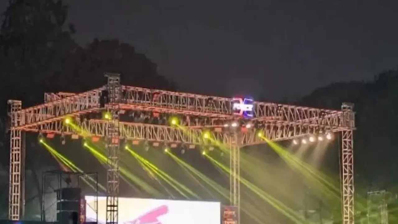 ডাকসু নেতার ‘কোটা না সংস্কার’ স্লোগানের বিপরীতে শিক্ষার্থীদের ‘ইউরেনিয়াম, ইউরেনিয়াম’