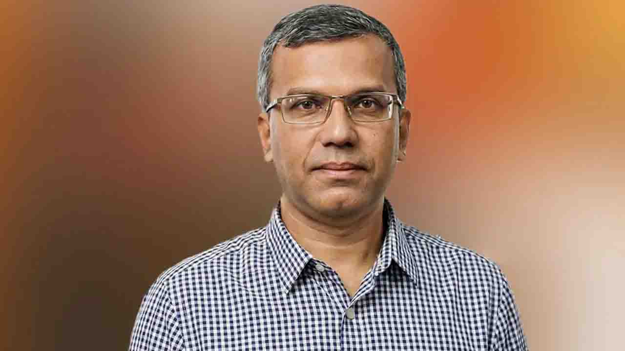 বাংলাদেশ ব্যাংকের নতুন গভর্নর মোস্তাকুর রহমানের যোগদান