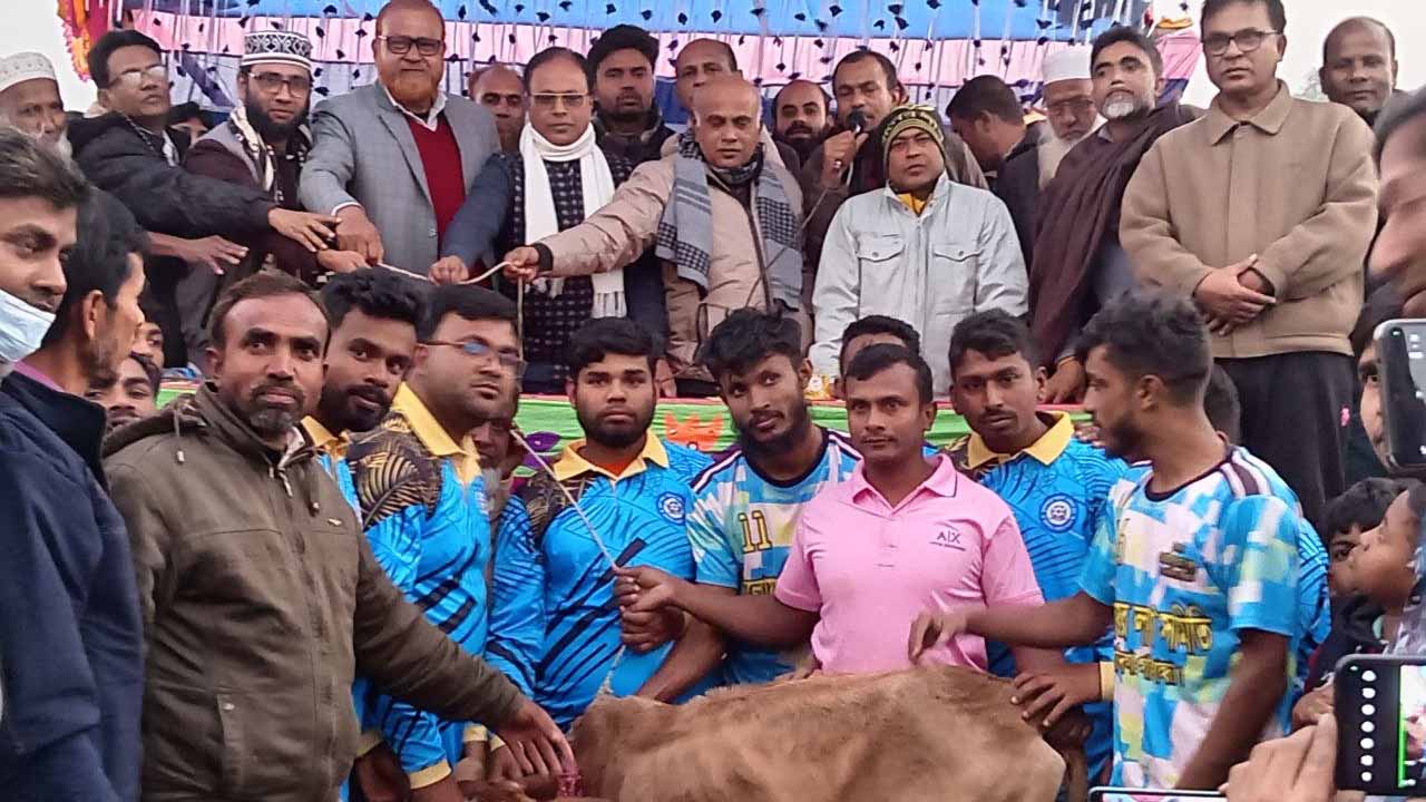 ঘোড়াঘাটে প্রীতি ফুটবল টুর্নামেন্ট অনুষ্ঠিত, চ্যাম্পিয়ন গোবিন্দগঞ্জ