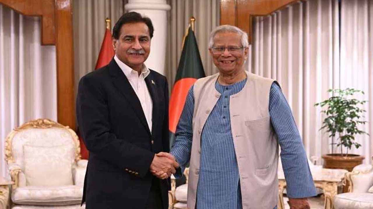 প্রধান উপদেষ্টার সঙ্গে পাকিস্তানের স্পিকার সরদার আয়াজ সাদিকের সাক্ষাৎ