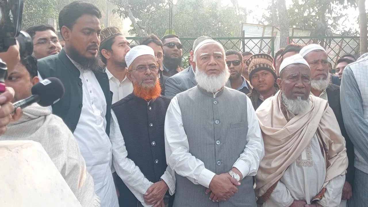 শহীদ আবু সাঈদের কবর জেয়ারত করলেন জামায়াত আমির