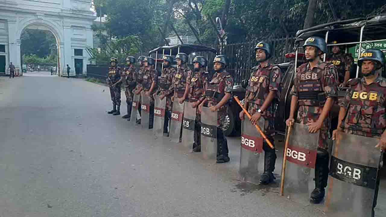 গুমের দুই মামলায় ১৩ সেনা কর্মকর্তাকে ট্রাইব্যুনালে, নিরাপত্তা জোরদার