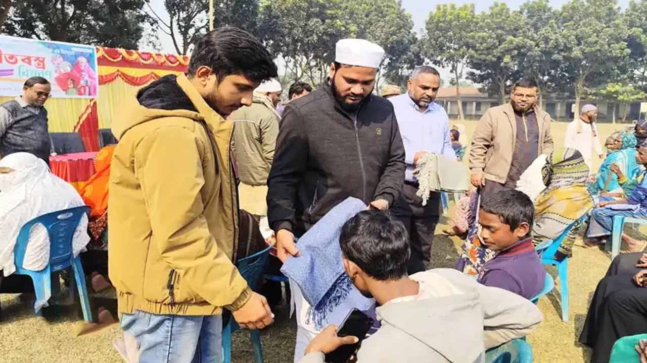 বীরগঞ্জে প্রচেষ্টা ব্লাড ব্যাংক  বাংলাদেশ এর শীতবস্ত্র বিতরণ