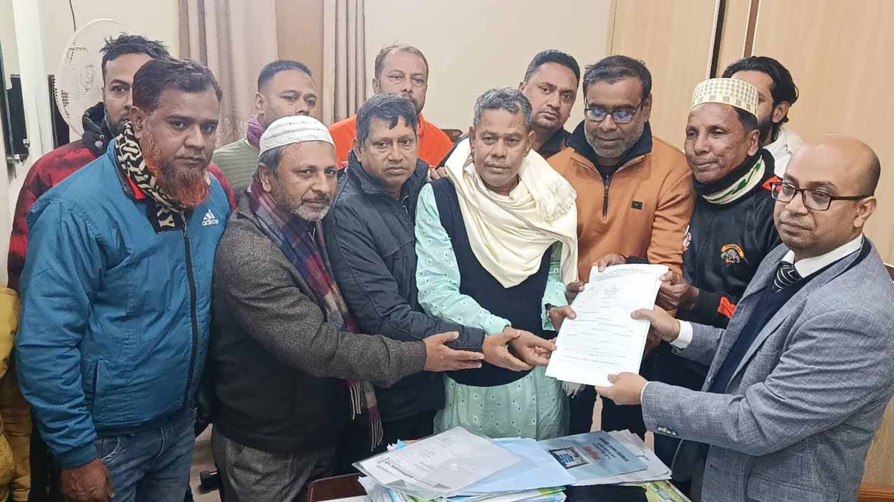 দিনাজপুর-৩ আসনে বিএনপির প্রার্থীর মনোনয়নপত্র সংগ্রহ