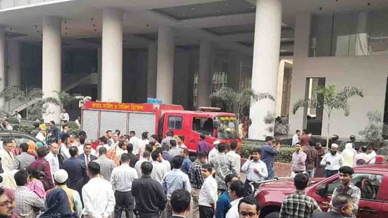 সচিবালয়ের নতুন ১নং ভবনের ৯ তলায় অগ্নিকাণ্ড