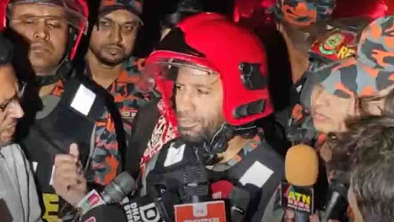 কড়াইল বস্তির আগুন নিয়ন্ত্রণে না আসার কারণ জানাল ফায়ার সার্ভিস